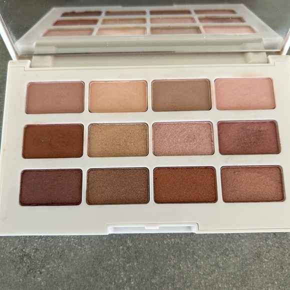 Laura Geller bundle of 4